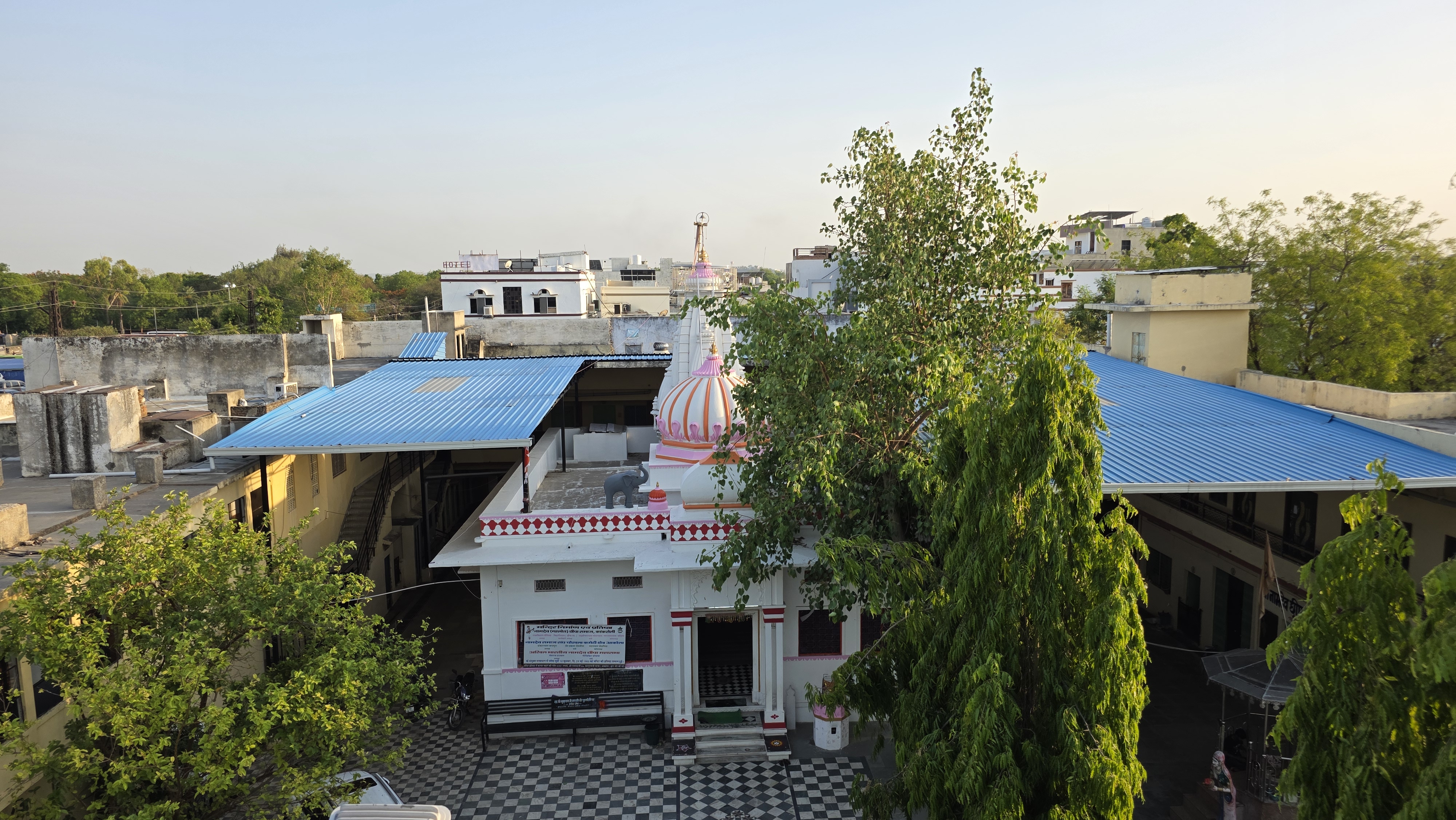 बाहरी परिसर