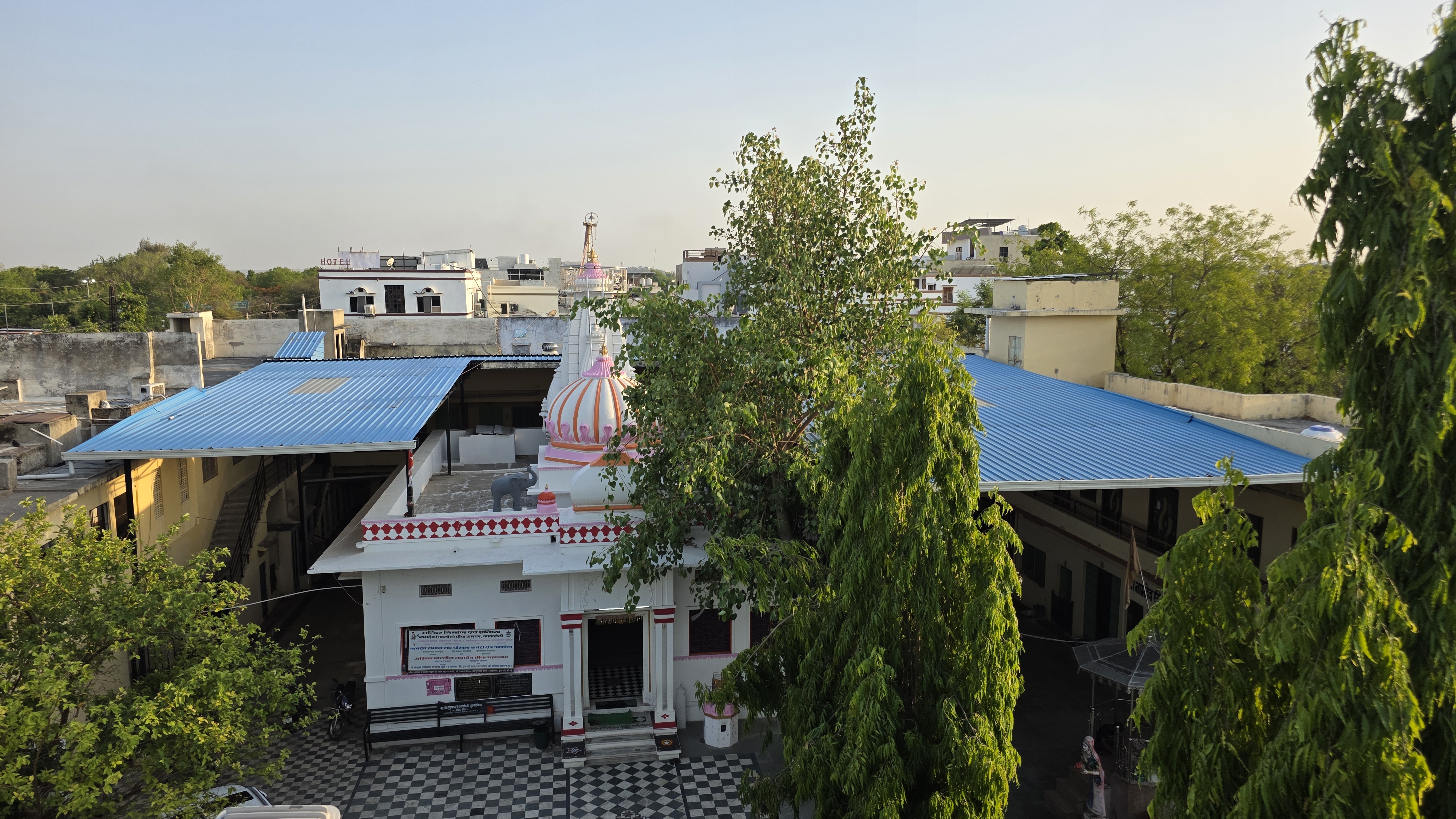 बाहरी परिसर